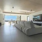 With Direct Access In Carnon *