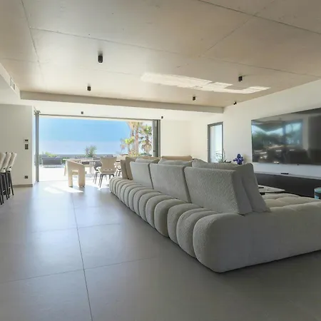 With Direct Access In Carnon *